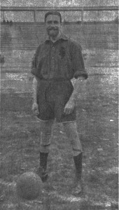 L'atleta olimpico Massimo Cartasegna. Giocò nel 1910 con l'ASC di Modena e nel primo dopoguerra fu arbitro federale. 