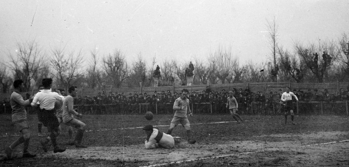 Jucunditas-Modena 1-0 (0-0), Carpi, Campo Porta Mantova, 8 dicembre 1914. Setti in uscita salvasu Secchi.