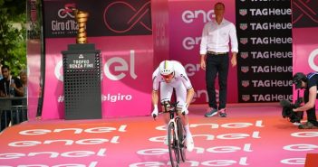 Giro d'Italia, 1ª tappa: Dumoulin in Rosa dopo la crono di Gerusalemme