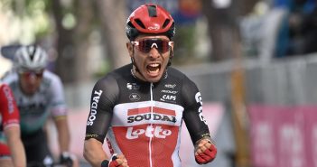Giro d’Italia, 5ª tappa: a Cattolica esulta Ewan; De Marchi sempre in Rosa, si ritira Landa