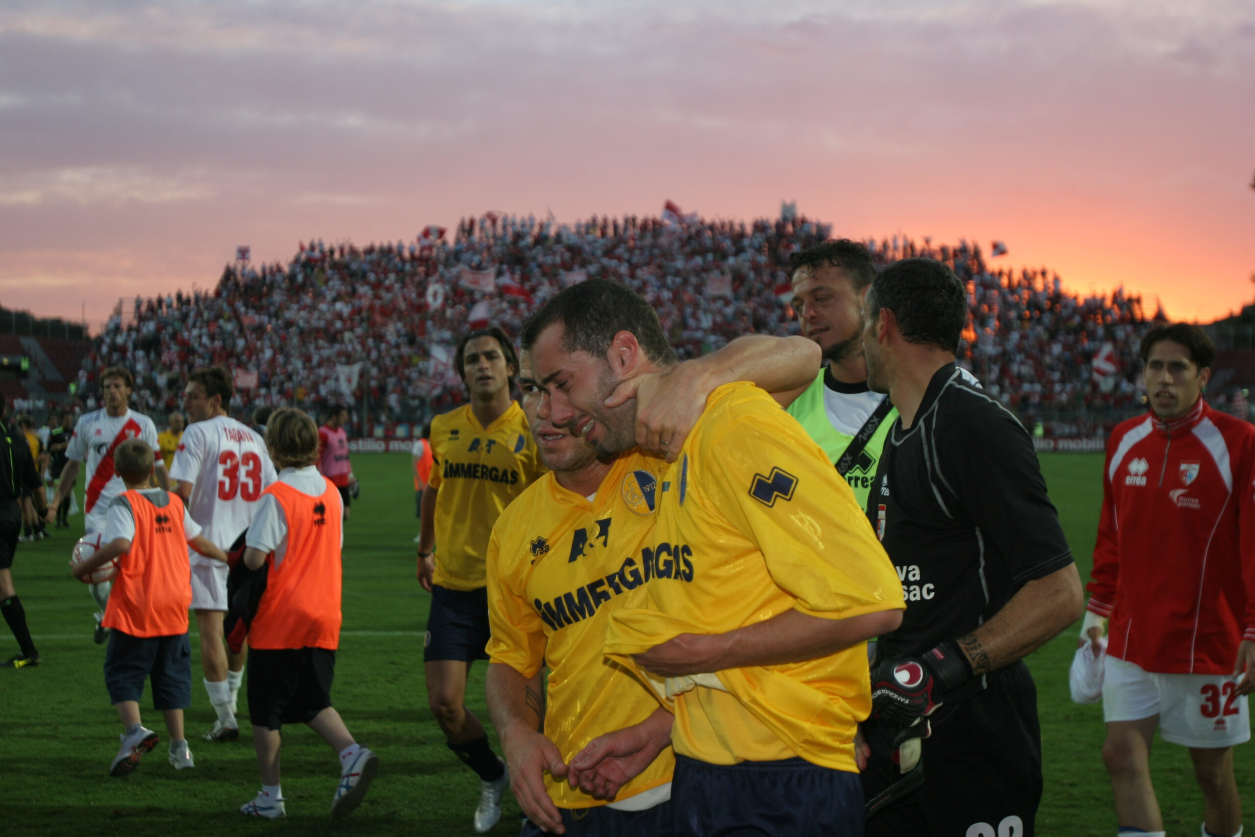 Mantova-Modena 1-1. Bucchi sconsolato al termine della partita.