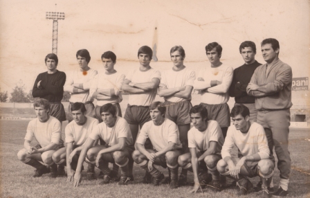 I ragazzi della De Martino per la stagione 1970-71. Nella precedente annata la stessa formazione aveva vinto l'ambito trofeo. Ad oggi è l'ultimo successo del settore giovanile canarino.