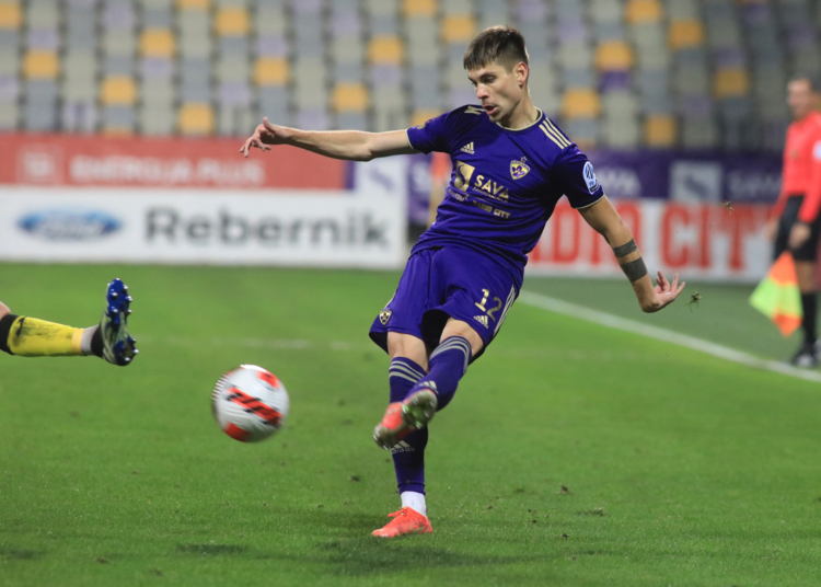Maribor: nogomet Maribor : Radomlje - Avtor : Igor Napast - Nogomet - Avtor: Igor Napast