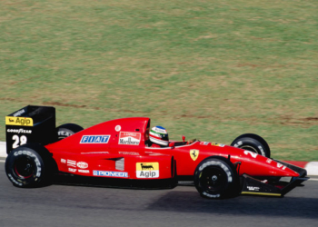 1992 San Marino Grand Prix.
Imola, Italy.
15-17 May 1992.
Ivan Capelli (Ferrari F92A).
Ref-92 SM 22.
World Copyright - LAT Photographic