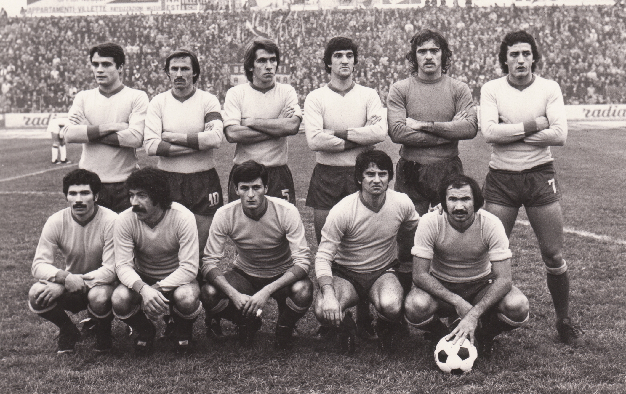 Il Modena che sconfisse l'Avellino. Colomba, Zanon, Matteoni, Matricciani, Tani e Ferradini; Bellotto, Bellinazzi, Mei, Ragonesi e Piaser. 