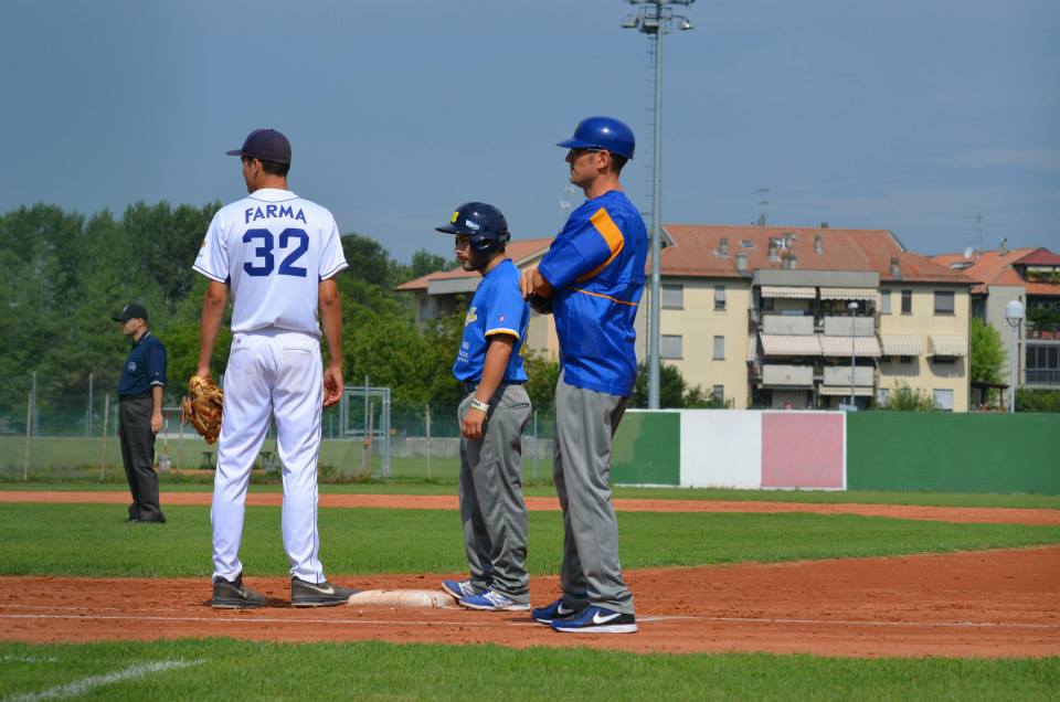 Il coach di prima base Malagoli Marcello.