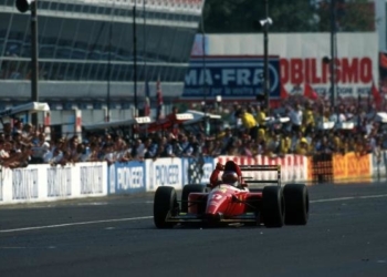 Jean Alesi celebrates his second place
Italian Grand Prix, Monza, 12 September 1993