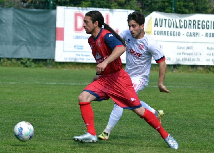 L'attaccante Salvatore Ferrara, qui con la maglia della Bagnolese, è tornato al Castelfranco