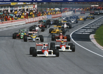 Imola, Italy
21-23 April 1989
Alain Prost leads Ayrton Senna (both McLaren MP4/5 Honda) and Riccardo Patrese (Williams FW12C Renault), Nigel Mansell (Ferrari 640) and Alessandro Nannini (Benetton B188 Ford) at the start
Ref: 89 SM 06
World Copyright - LAT Photographic