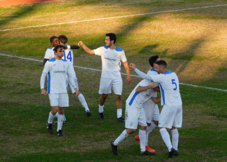 L'United Carpi festeggia il gol a Scandiano