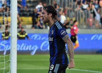 Photo LiveMedia/Gabriele Masotti
Pisa, Italy, October 23, 2022, Italian soccer Serie B match
AC Pisa vs Modena FC
Image shows:
Ettore Gliozzi (Pisa) celebrates after scoring the goal of 1-1
LiveMedia - World Copyright