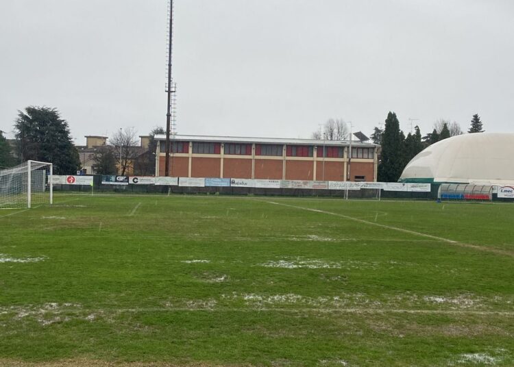 Il campo di Casalgrande dove avrebbe dovuto giocare il Maranello, domenica si presentava così