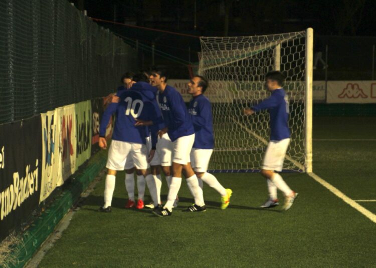 La festa dopo l'1-0 di Di Guglielmo