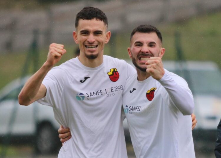 Sarti festeggia con Haddaji il gol del 1-0 (ph  Baraldini)