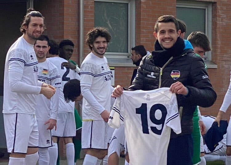Simone Macchi lascia il calcio giocato