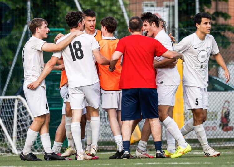 La Pgs Smile festeggia l'1-1 nella finale playoff col Casalgrande