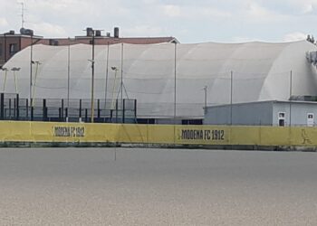 Il campo Manfredini livellato e coperto dalla sabbia in attesa di mettere la nuova erba sintetica