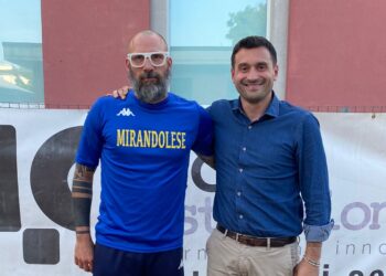 A sinistra mister Marc Bonissone (Mirandolese)