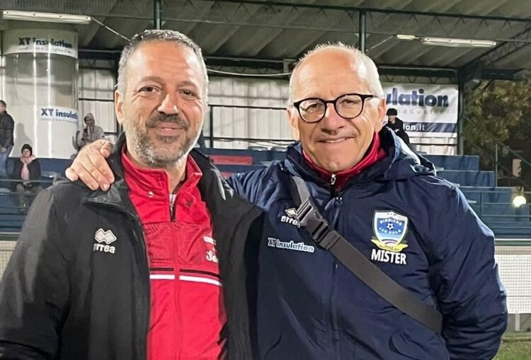 A sinistra Umberto Pezone, allenatore della Sanfa