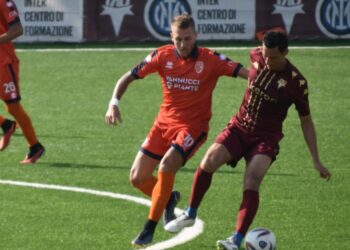 Una fase dell'amichevole Tau Altopascio-Pistoiese 0-0