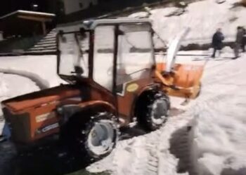A Polinago si cerca di spalare il campo