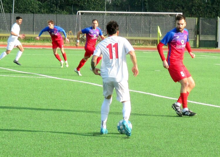Marconi, autore del gol del San Felice, in azione contro il Casalgrande (ph Tosatti)