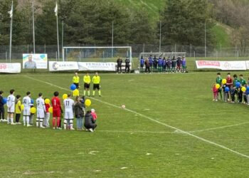 Le squadre ricordano Davide Manfredini prima della partita