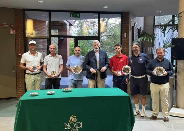 Foto di gruppo premiati