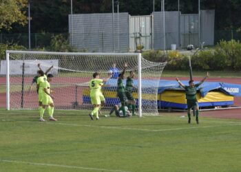 Il portiere dello Scandiano ha la palla in mano: è gol