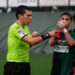 L’arbitro Vendrame di Trieste spiega a mister Bongiorni la doppia espulsione (ph Libertà)