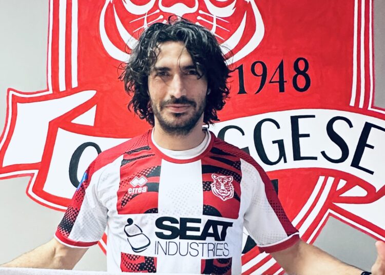 Alberto Formato con la maglia della Correggese