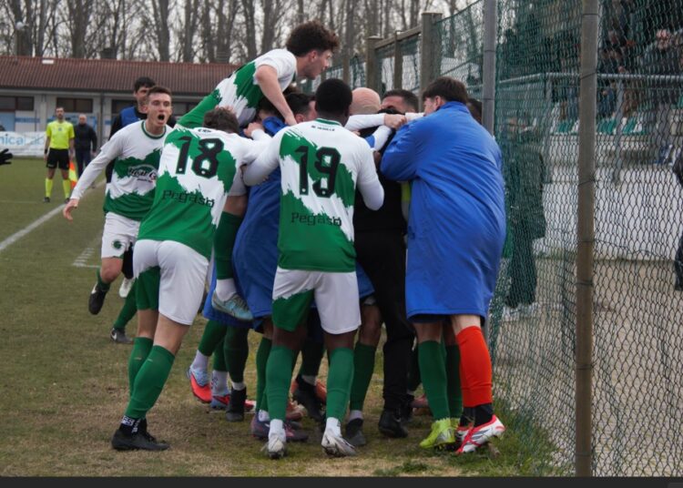 L'esultanza del Medolla San Felice dopo il 3-2 di Hoxha