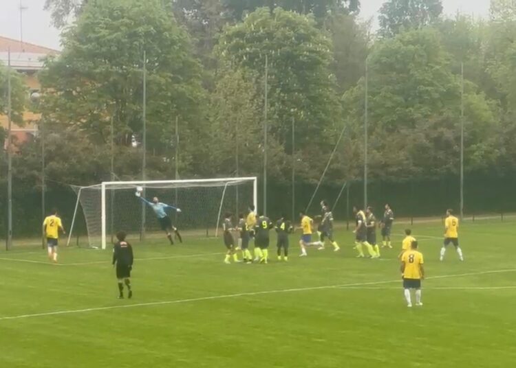 La parata di Bigi sulla punizione dalla quale scaturisce poi il gol della Campeginese